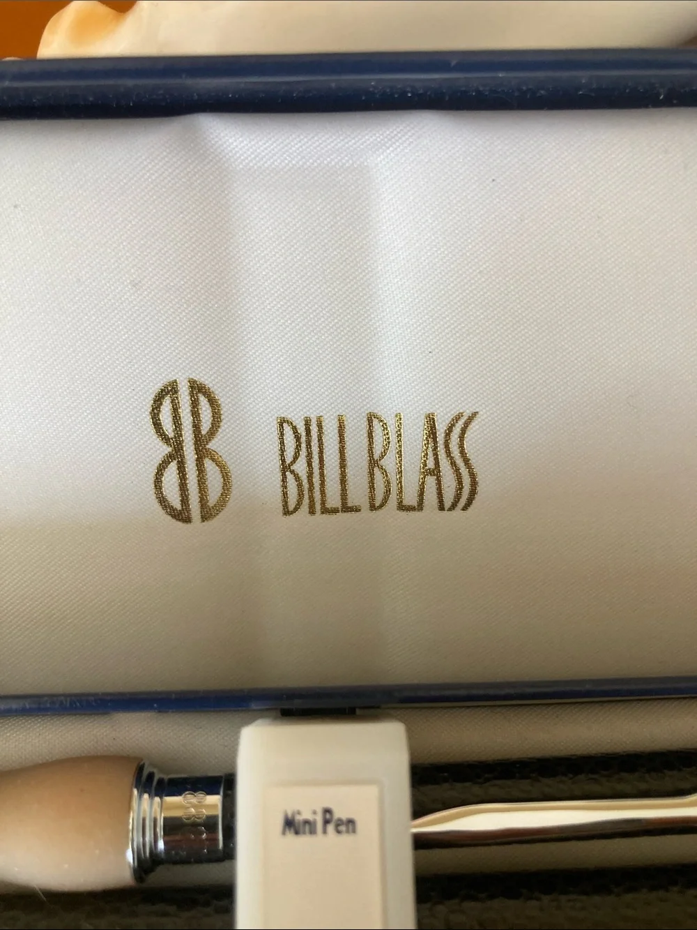 bill blass Gold Logo Pen Set with Black Trim